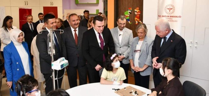 İSTANBUL VALİSİ DAVUT GÜL'ÜN KATILIMIYLA YENİLENEN HASTANE SINIFI HİZMETE AÇILDI
