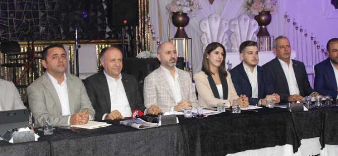 CHP PENDİK İLÇE BAŞKANLIĞI MECLİS ÜYELERİNİ  BASINLA  BULUŞTURDU