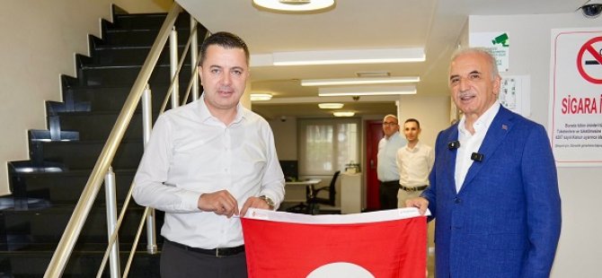 ÜMRANİYE’DE 40 BİN TÜRK BAYRAĞI DAĞITILIYOR