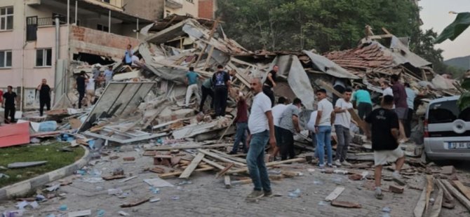BALIKESİR BEŞİK GİBİ! ARTÇI SARSINTILAR SÜRÜYOR: SAHRA HASTANESİ KURULDU