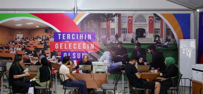 ÜMRANİYE’DE YKS TERCİH ÇADIRI YOĞUN İLGİ GÖRDÜ