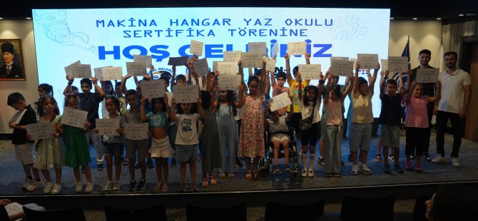 KARTAL BİLİM MÜHENDİSLİK VE TEKNOLOJİ MERKEZİ'NDE SERTİFİKA TÖRENİ DÜZENLENDİ