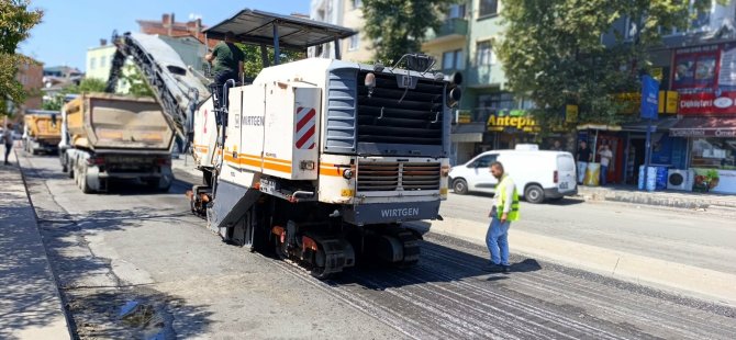 ÜMRANİYE’DE ASFALT YENİLEME ÇALIŞMALARI HIZ KESMEDEN DEVAM EDİYOR