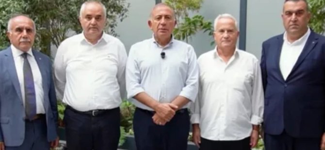CHP'DE KAYYIM KRİZİ BÜYÜYOR: BİR KİŞİ DAHA GÖREVDEN ÇEKİLDİ