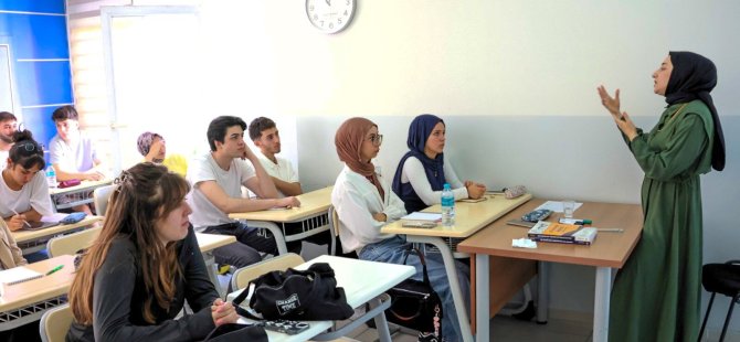 ÜMRANİYE BELEDİYESİ ÜNİVERSİTE HAZIRLIK KURSLARI YENİ DÖNEME BAŞLADI