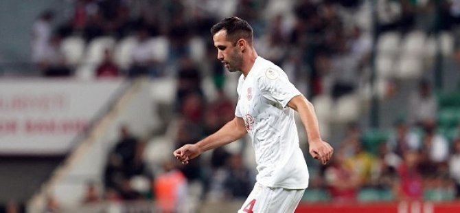 PENDİKSPOR AMEDSPOR KARŞISINDA 90. DAKİKADA GELEN PENALTIYLA YIKILDI:2-1