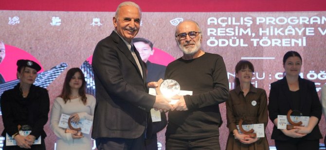 ÜMRANİYE BELEDİYESİ 2025-2026 KÜLTÜR VE SANAT SEZONU ÖDÜL TÖRENİYLE AÇILDI