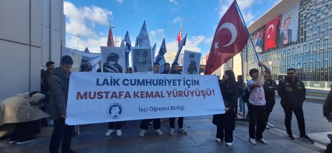 CUMHURİYET'İN 102.YILINDA ÜNVERSİTELİLER YÜRÜYOR