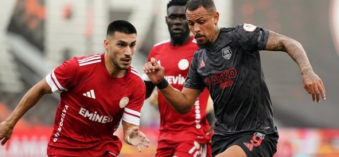 PENDİKSPOR ÜMRANİYESPPOR'U 3-0 MAĞLUP ETTİ