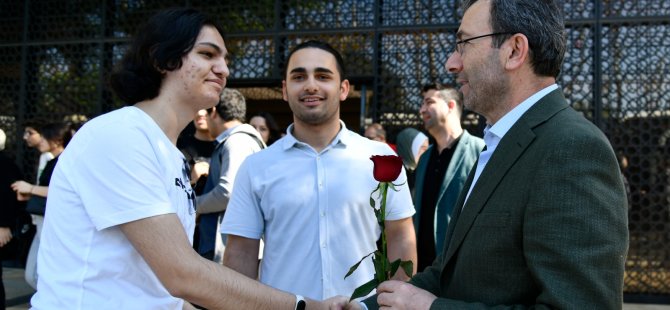 BAŞKAN AHMET CİN'DEN ÜNİVERSİTELİ GENÇLERE MÜJDE! 15 BİN LİRA HESAPLARA YATMAYA BAŞLADI