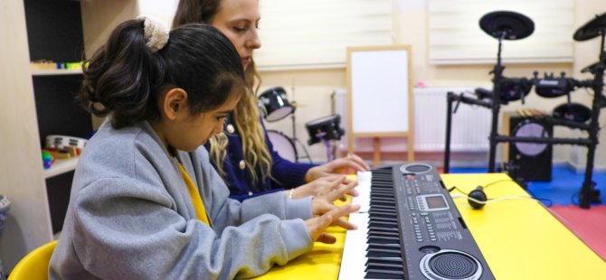 ÜMRANİYE BELEDİYESİ’NDEN MÜZİK TERAPİSİYLE GELİŞİME DESTEK