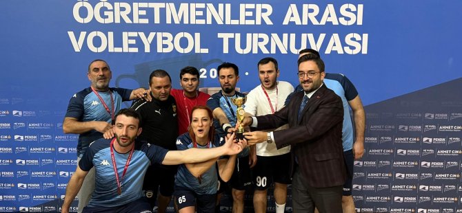 PENDİK’TE ÖĞRETMENLER ARASI VOLEYBOL TURNUVASI DÜZENLENDİ