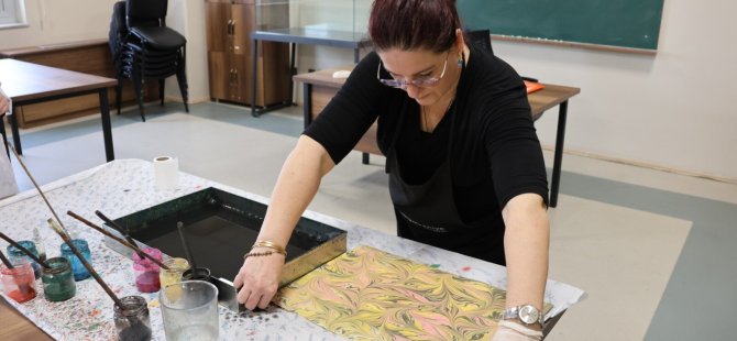 ÜMRANİYE BELEDİYESİ, EBRU KURSUYLA GELENEKSEL SANATLARI YAŞATMAYA DEVAM EDİYOR