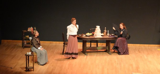 ÇEHOV'UN DÜNYASINA YENİ BİR YORUM