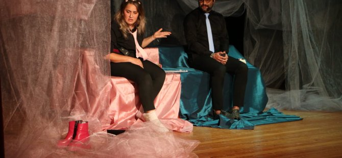 ''İŞİMİZ AŞK'' TİYATRO OYUNU KARTALLI SANATSEVERLERLE BULUŞTU