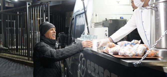 KARTAL BELEDİYESİ'NDEN VATANDAŞLARA SICAK ÇORBA İKRAMI