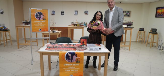 ŞAİR EZGİ GÜNEŞ'İN ''GÜNEŞİN EZGİSİ'' KİTABI KARTAL'DA OKURLARIYLA BULUŞTU
