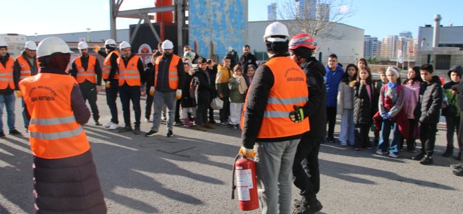 İLKOKUL ÖĞRENCİLERİNDEN AFET İŞLERİ MÜDÜRLÜĞÜ'NE ZİYARET
