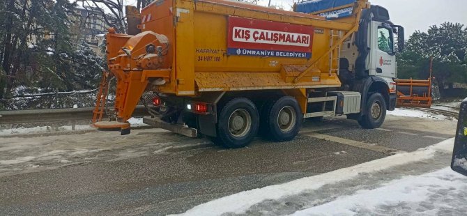 ÜMRANİYE’DE KAR EKİPLERİ İŞ BAŞINDA!