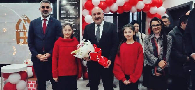 KARTAL'DA  EĞİTİM ÖĞRETİM YILININ İKİNCİ YARISI BAYRAK GURURUYLA BAŞLADI