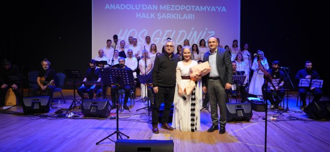 KARTAL BELEDİYESİ ETNİK MÜZİK KOROSU PERFORMANSIYLA BÜYÜLEDİ