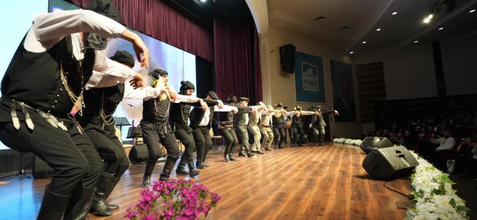 PENDİK'TE 'YEDİ BÖLGE BİR SAHNE': KARADENİZ RÜZGARI İZLEYENLERİ BÜYÜLEDİ