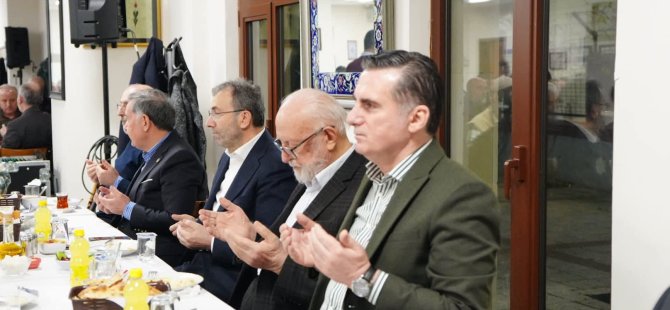 ZÜMRÜT VAKFI'NIN  İFTAR PROGRAMI YOĞUN KATILIMLA GERÇEKLEŞTİ