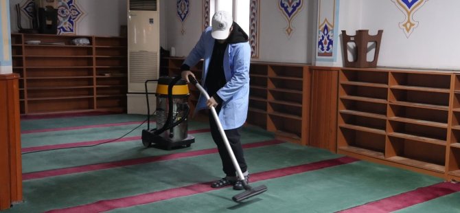 KARTAL BELEDİYESİ'NDEN İBADETHANELERDE KAPSAMLI TEMİZLİK VE BAKIM ÇALIŞMASI