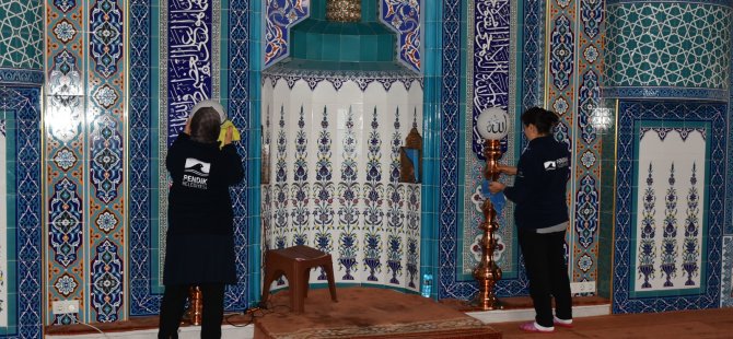 PENDİK'TE CAMİLER RAMAZAN BAYRAMI'NA HAZIR HALE GETİRİLDİ