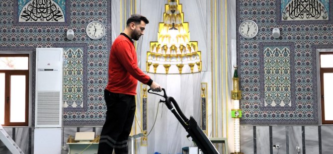 ÜMRANİYE’DE CAMİLER BAYRAMA HAZIR