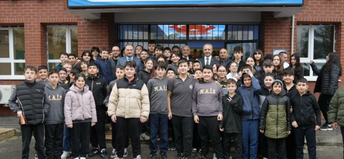 BAŞKAN YIDIRIM, HAFTAYA BAYRAK TÖRENİYLE BAŞLADI