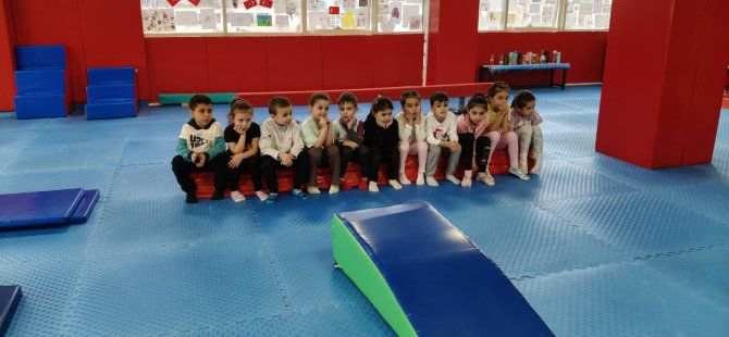 PENDİK’TE MİNİKLERE YÖNELİK JİMNASTİK EĞİTİMLERİ SÜRÜYOR