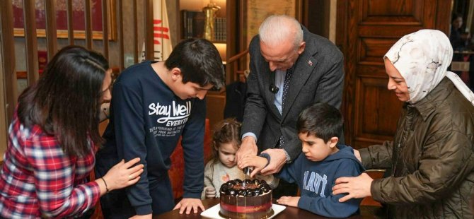 OTİZM FARKINDALIK GÜNÜ’NDE ANLAMLI SÜRPRİZ: “BAŞKANIM, BU KEZ BİZ SİZE GELELİM”