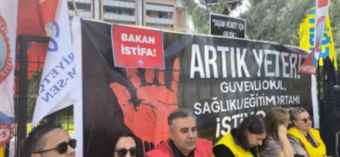 SENDİKALARDAN MİLLİ EĞİTİM BAKANLIĞI ÖNÜNDE YAŞAM NÖBETİ
