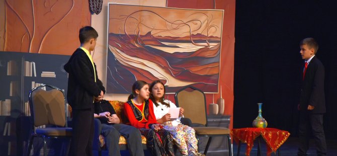 “YIL SONU GÖSTERİLERİ” TİYATROYLA BAŞLADI