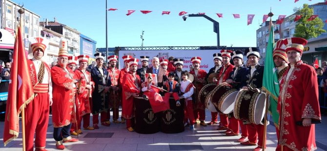 ÜMRANİYE’DE MEHTERAN COŞKUSU MEYDANI DOLDURDU