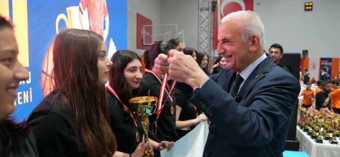 18.GELENEKSEL SPOR OYUNLARI COŞKULU BİR TÖRENLE SONA ERDİ