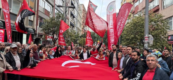 CHP PENDİK'TEN KADIKÖY'DE DEMOKRASİ ÇIKARTMASI:''HALKIN İRADESİ YOK SAYILAMAZ!''