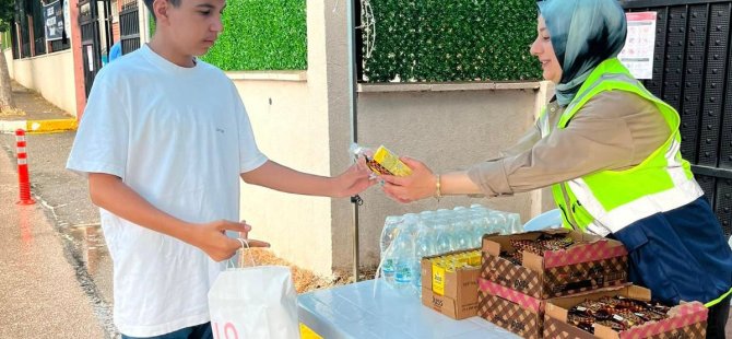 PENDİK BELEDİYESİ LGS'YE GİREN ÖĞRENCİ VE AİLELERİ YALNIZ BIRAKMADI