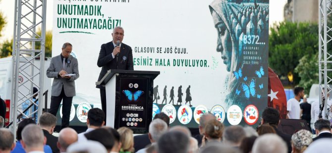 SREBRENİTSA SOYKIRIMI ŞEHİTLERİ KARTAL'DA KARANFİLLERLE ANILDI