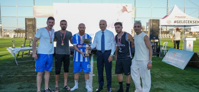 ÜMRANİYE’DE AYAK TENİSİ TURNUVASI’NIN ŞAMPİYONLARI BELLİ OLDU