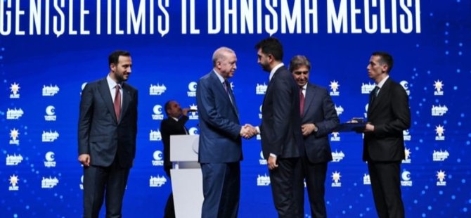 İMAMOĞLU'NDAN AK PARTİ'YE GEÇEN BELEDİYE BAŞKANLARINA SERT TEPKİ