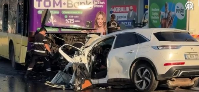 KÜÇÜKÇEKMECE D-100'DE FECİ KAZA: OTOMOBİL İETT OTOBÜSÜNE ÇARPTI 3 KİŞİ HAYATINI KAYBETTİ