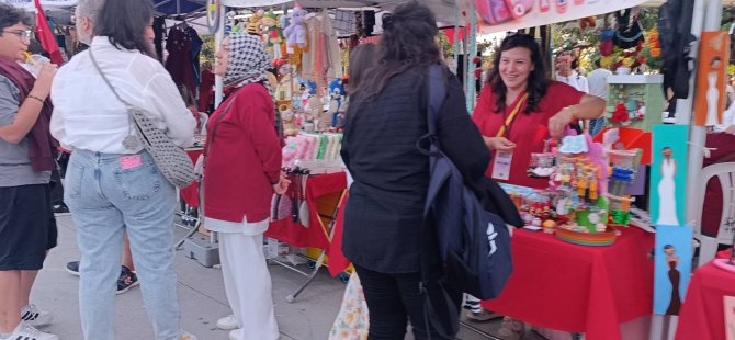 KARTAL'DA KADIN EMEĞİ PAZARINA YOĞUN İLGİ