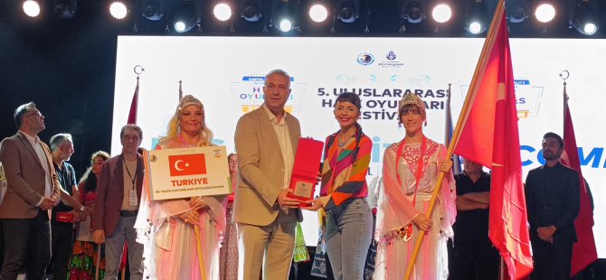 KARTAL'DA 5. ULUSLARARASI HALK OYUNLARI FESTİVALİ BARIŞ GÜNÜ COŞKUSUYLA SONA ERDİ