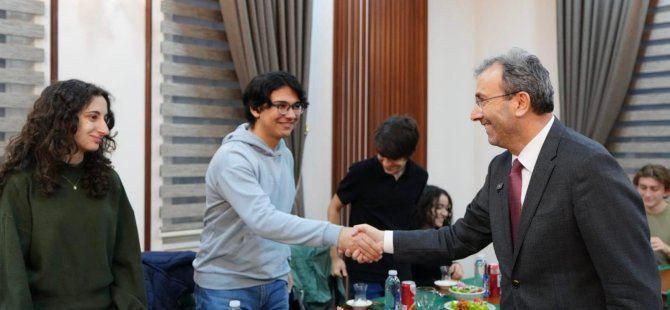 BAŞKAN AHMET CİN'DEN GENÇLERE MÜJDE: 20 BİN TL EĞİTİM DESTEĞİ HESAPLARA YATIRILDI
