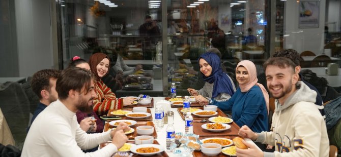 ÜMRANİYE’DE ÜNİVERSİTE ÖĞRENCİLERİNE ÜCRETSİZ AKŞAM YEMEĞİ