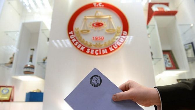 AK Partili Eski Vekilden Dikkat Çeken YSK Açıklaması