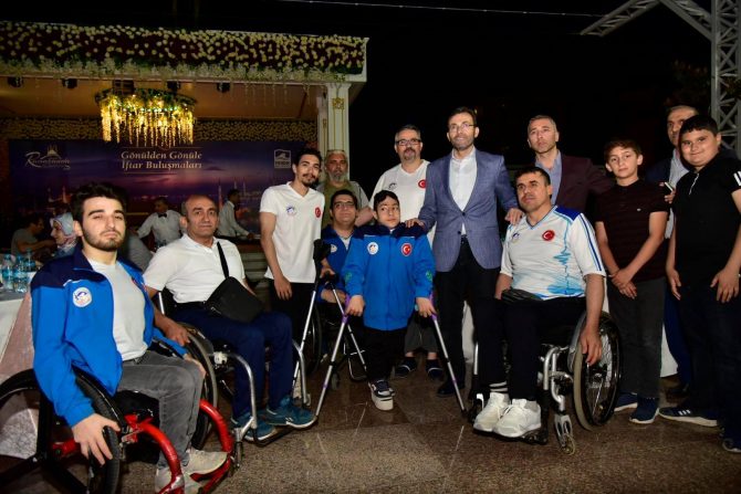 Başkan Ahmet Cin, Engellilerle İftar Yemeğinde Buluştu