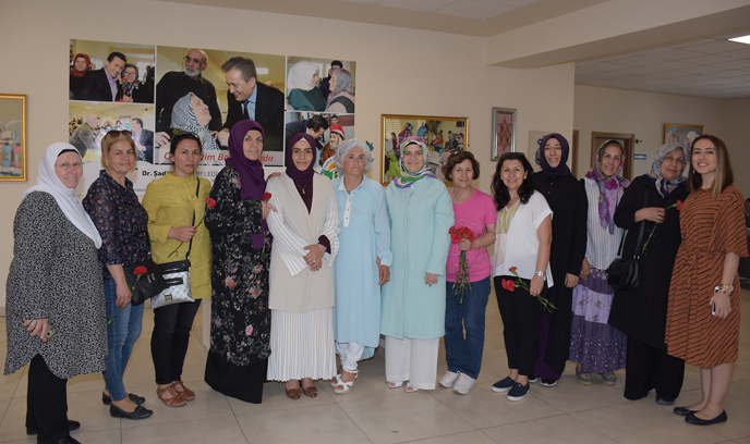 Dr. Fatma Yazıcı'dan Yaşlılar Merkezi’ne Bayram Ziyareti